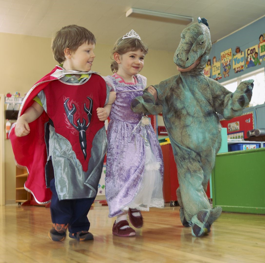 Preschool children wearing costumes.