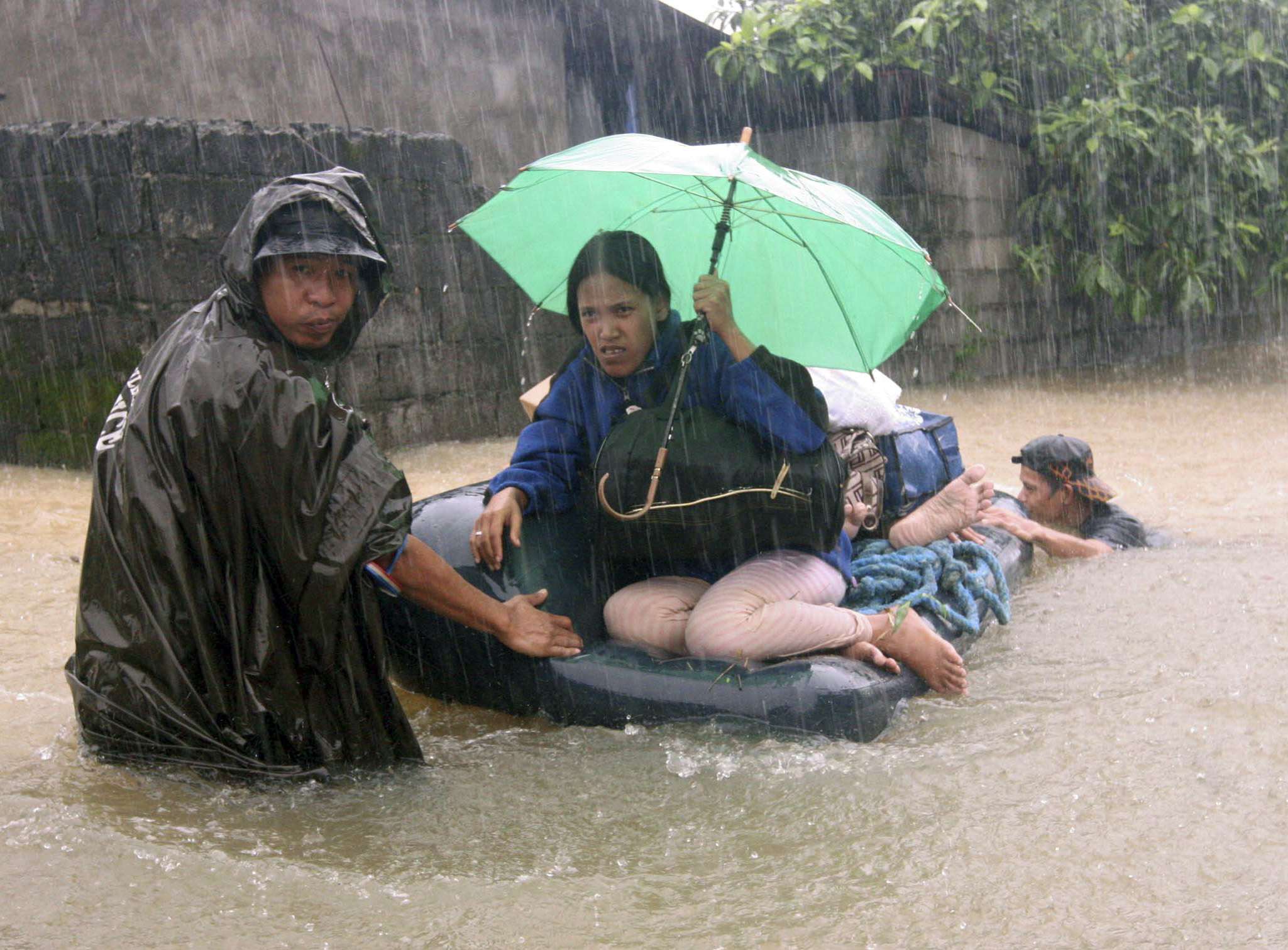 Photo of difficult rescue operation during natural disaster